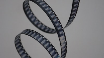 国产剧《漫长的季节》海报 - 悬疑犯罪剧，跨越二十年的东北往事