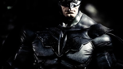 热门美剧《最后生还者》海报 - 末日生存题材，真菌感染爆发后的世界