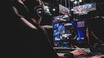 电竞比赛《英雄联盟全球总决赛》海报 - 英雄联盟S13全球总决赛精彩回放